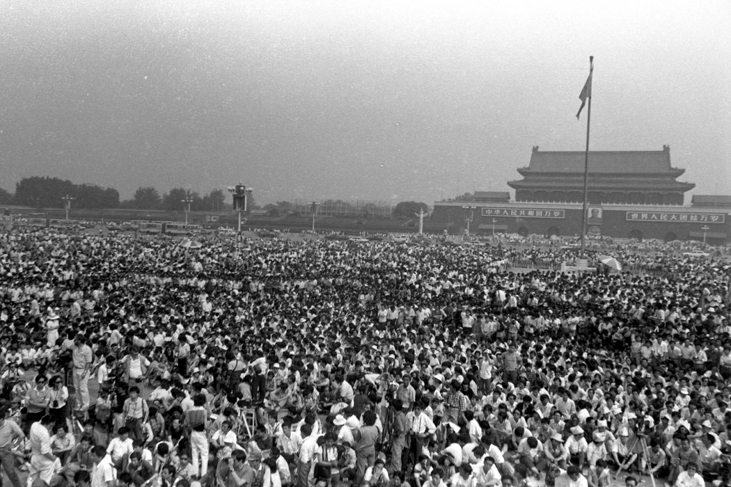 六四反思：在中国，跪着能争取来什么？