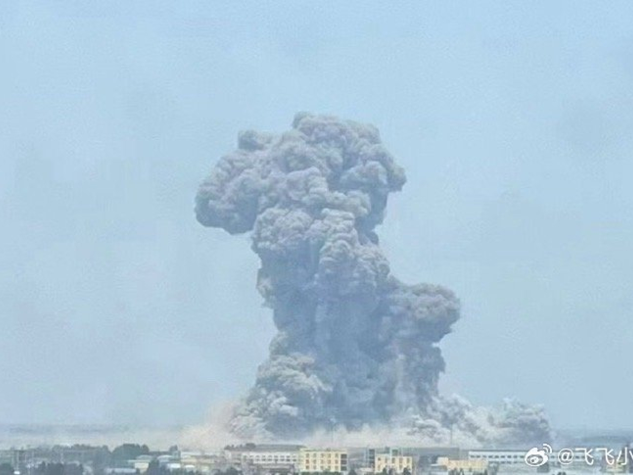 山东化工厂爆炸，是传统“平账”手法，还是又欠发了工资？